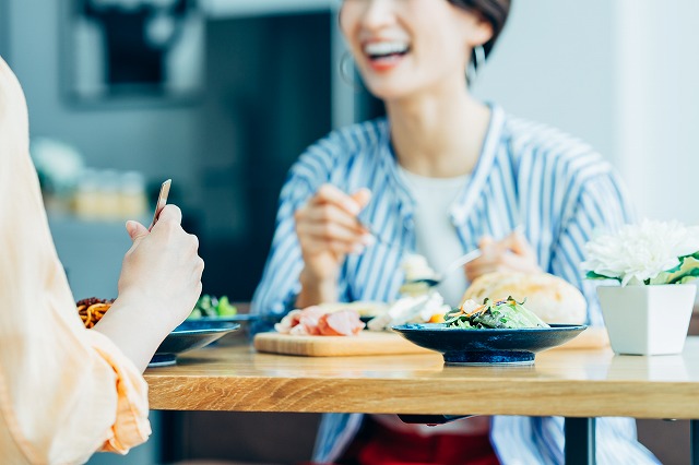 検査前日の昼食まで